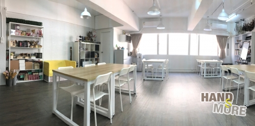 Handsmore Studio